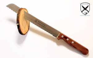 Brotmesser mit Holzgriff aus Solingen bei Schwarzwald-Messer