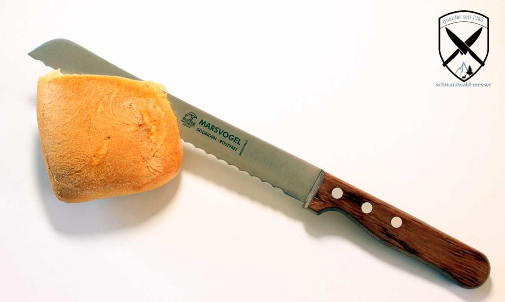 Brotmesser mit Wellenschliff, Griff aus braunem Holz - Schwarzwald-Messer