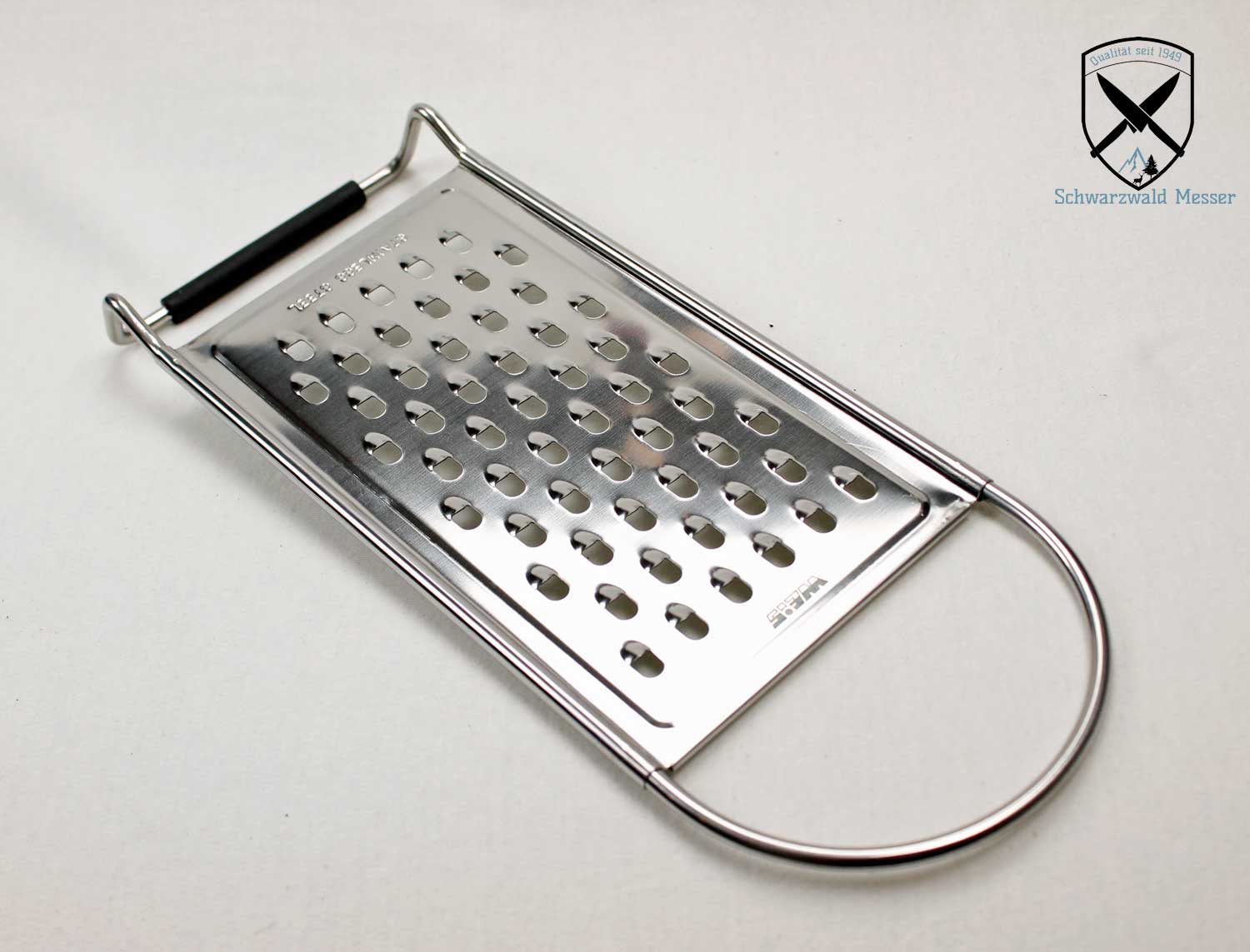 Rohkost- Gemüsereibe aus Edelstahl.
